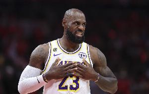 詹姆斯NBA生涯8年湖人时期总薪资达3.475亿，骑士1.698亿，热火6400万