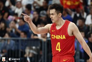 赵继伟：欣慰的是球队三天内态度转变，我们以防守推动进攻