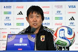 本田圭佑谈日本队主教练职位：若能让我执教一年，若未获亚洲杯冠军则直接下课