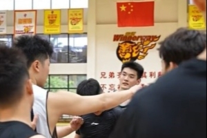 广东男篮分享训练片段:暑期训练营规模扩大,休赛期蓄力精进