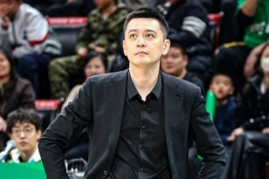 杨鸣表示：教练群体处于弱势地位，职业队主教练及国家队教练权力有限