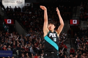 媒体人:杨瀚森的投篮已非亮点,形势十分严峻