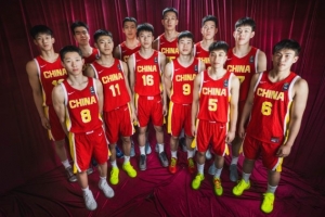 媒体人士:国青队中涌现出具备天赋与潜力的球员,期望他们保持锐气与努力,早日为国家效力